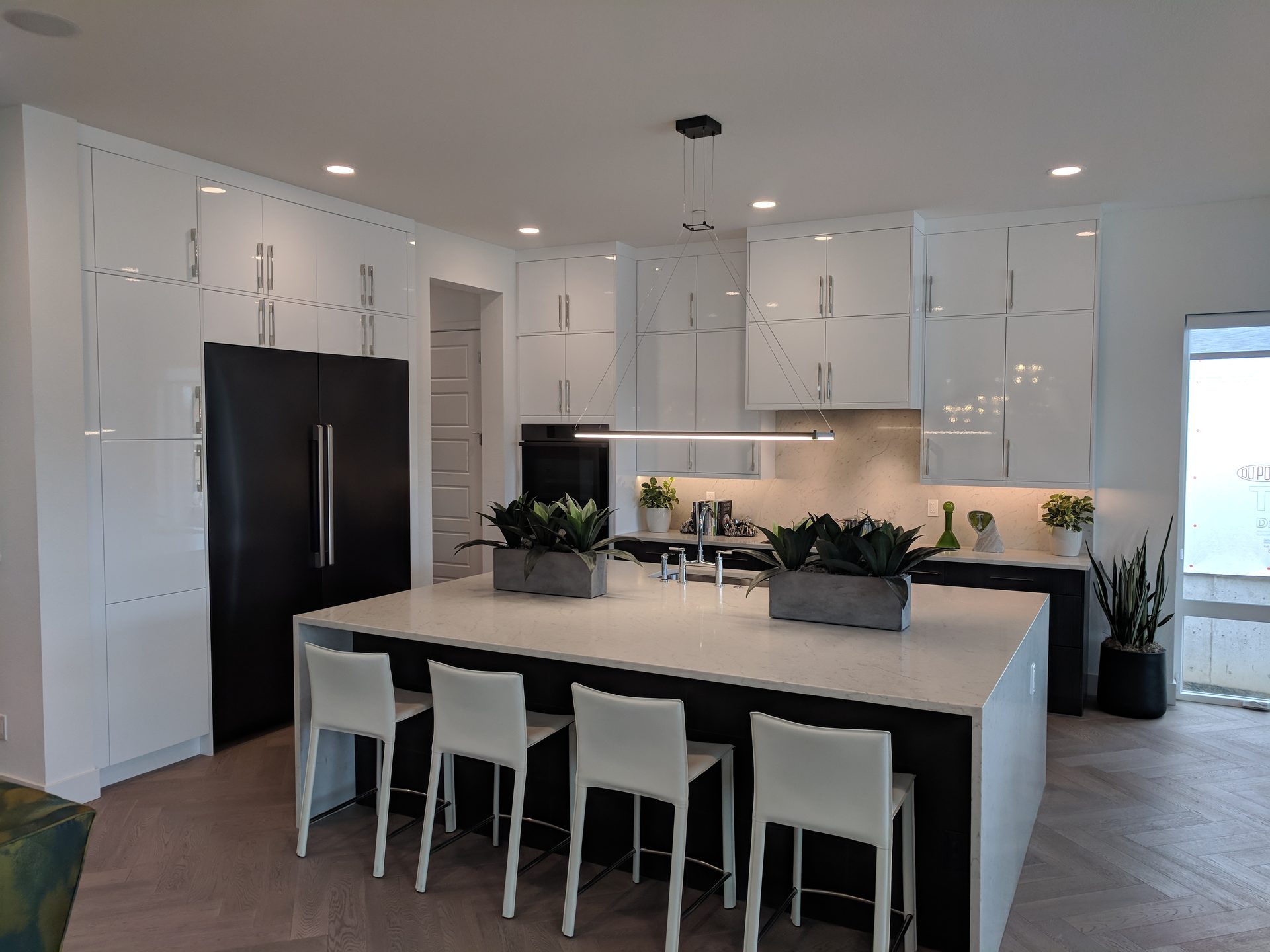 A freshly finished custom kitchen by Exquisite Finishing